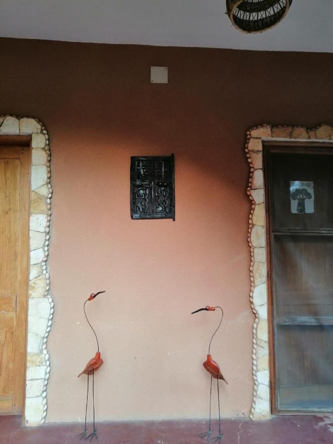 Begue Pokai Hostel Toubab Dialaw Buitenkant foto