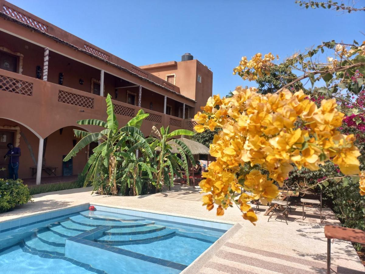 Begue Pokai Hostel Toubab Dialaw Buitenkant foto