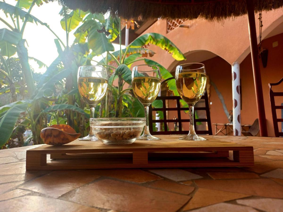 Begue Pokai Hostel Toubab Dialaw Buitenkant foto