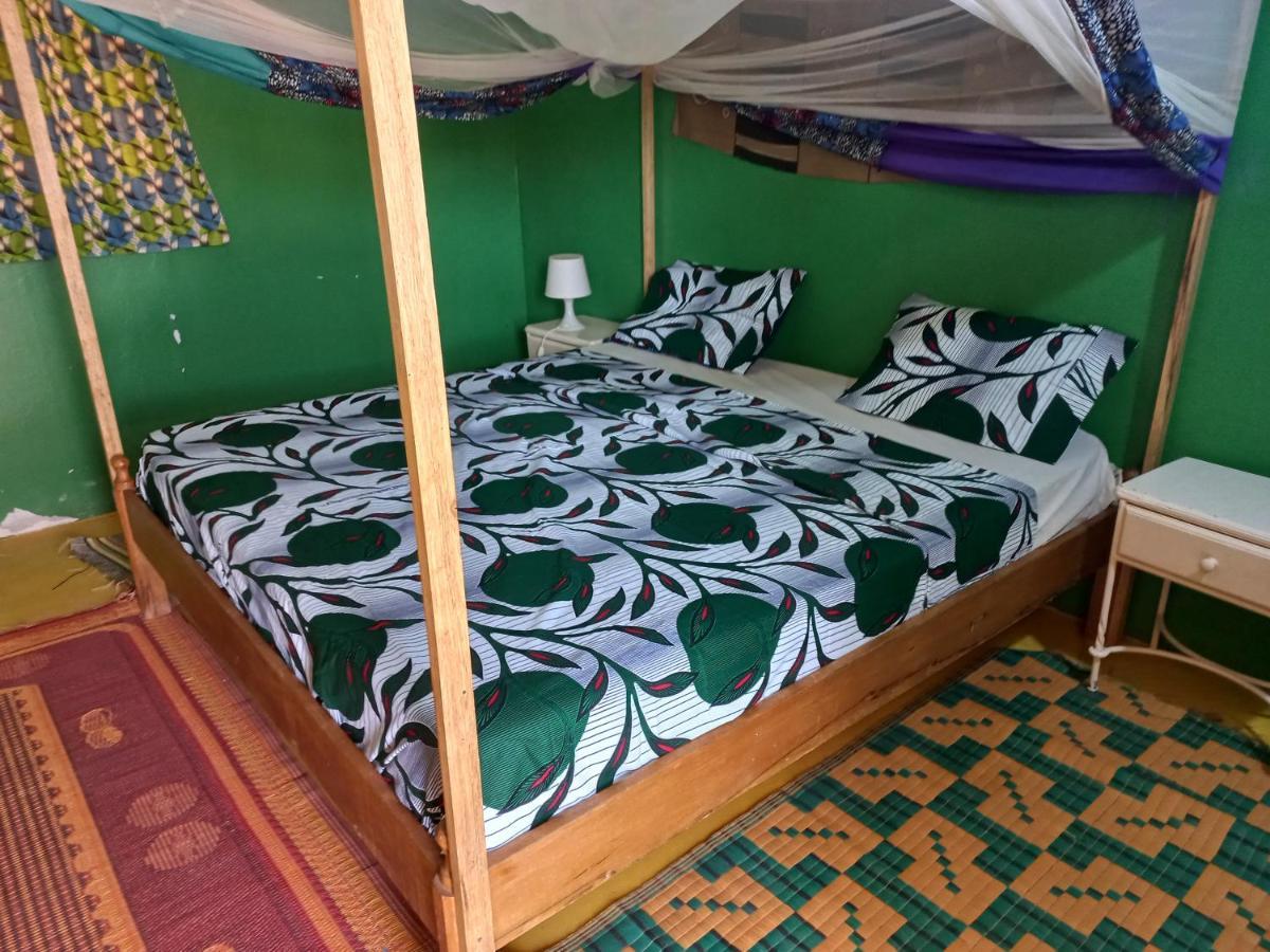 Begue Pokai Hostel Toubab Dialaw Buitenkant foto