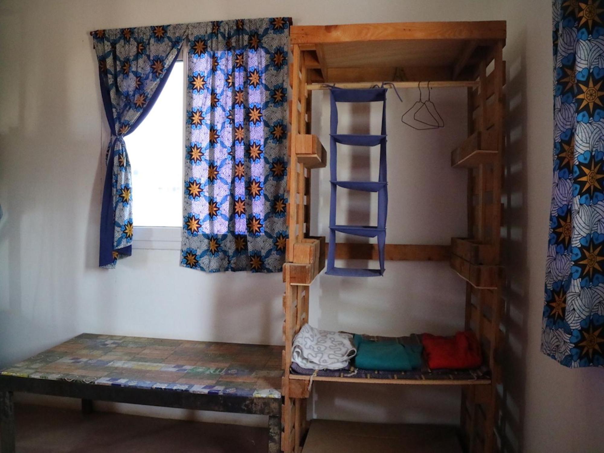 Begue Pokai Hostel Toubab Dialaw Kamer foto