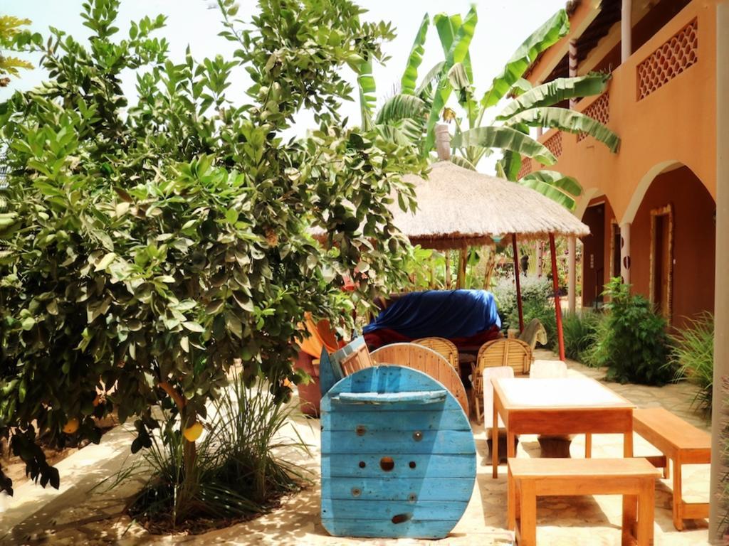 Begue Pokai Hostel Toubab Dialaw Buitenkant foto