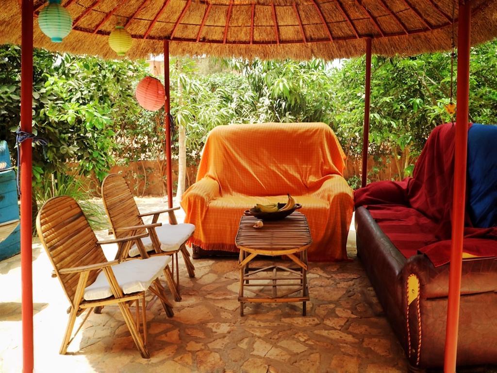 Begue Pokai Hostel Toubab Dialaw Buitenkant foto