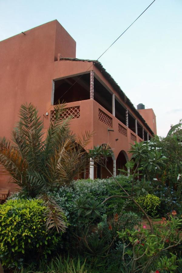 Begue Pokai Hostel Toubab Dialaw Buitenkant foto