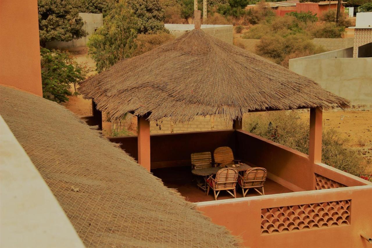 Begue Pokai Hostel Toubab Dialaw Buitenkant foto