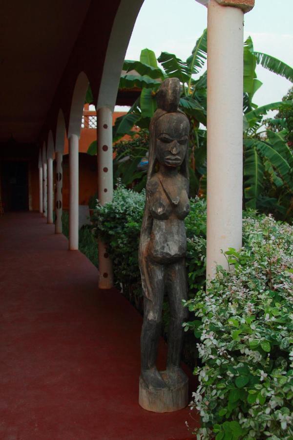Begue Pokai Hostel Toubab Dialaw Buitenkant foto