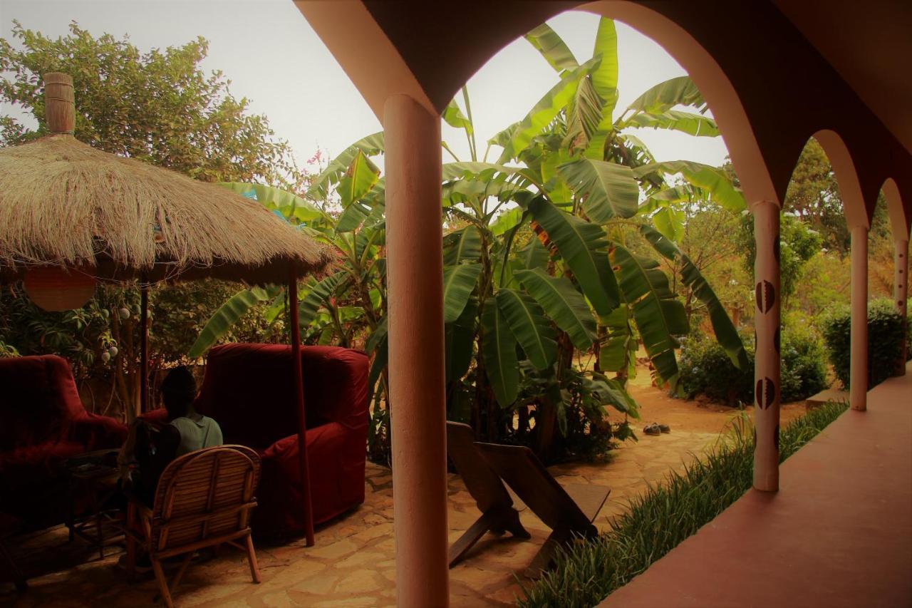 Begue Pokai Hostel Toubab Dialaw Buitenkant foto