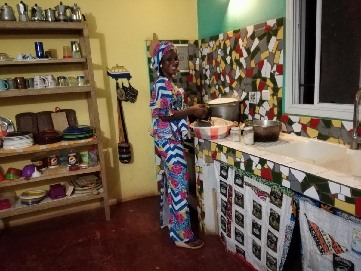 Begue Pokai Hostel Toubab Dialaw Buitenkant foto