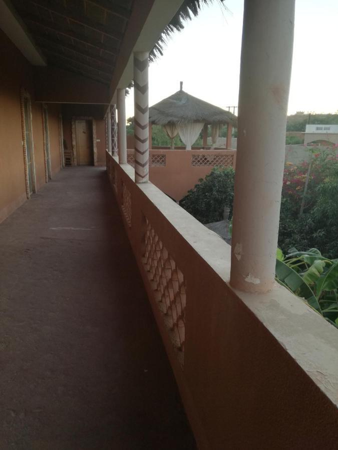 Begue Pokai Hostel Toubab Dialaw Buitenkant foto